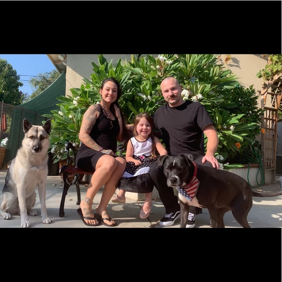 Meet your Posher, Stephanie - Picture 2 of 4